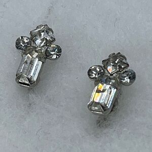 Vintage rhinestone screwback earrings floral baguette and round clear stones